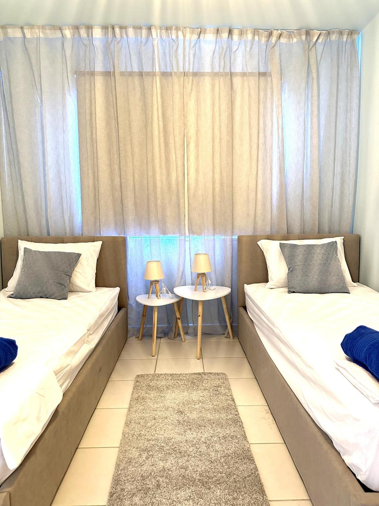 H&O Golden Sun Suite 파포스 외부 사진