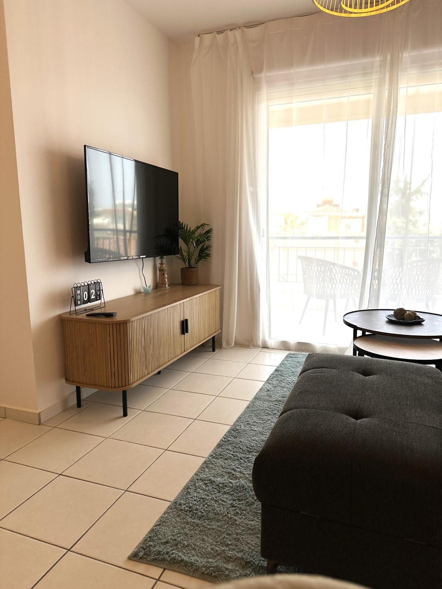 H&O Golden Sun Suite 파포스 외부 사진